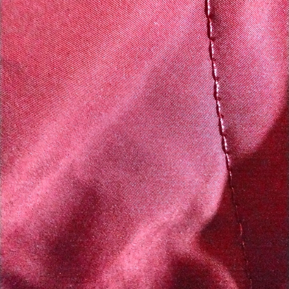 WOMENS BEAUTIFUL MAROON RED PLUM SHERPA VEST WITH GOLD ACCENTS - Picture 2 of 11